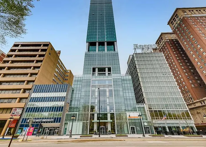 Sentral Michigan Avenue 3*