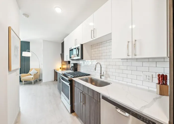 Sentral Michigan Avenue 3*