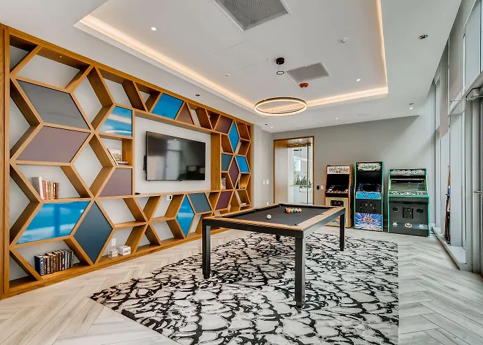 Sentral Michigan Avenue 3*