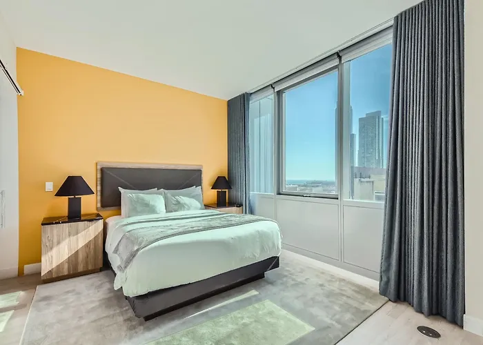 Sentral Michigan Avenue 3*