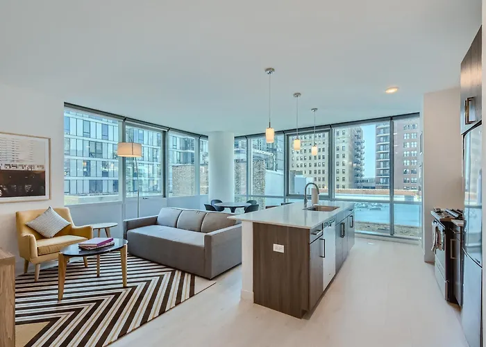 Sentral Michigan Avenue 3*