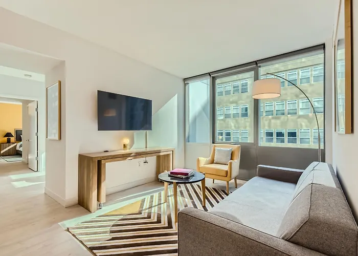 Hotel Sentral Michigan Avenue 3*