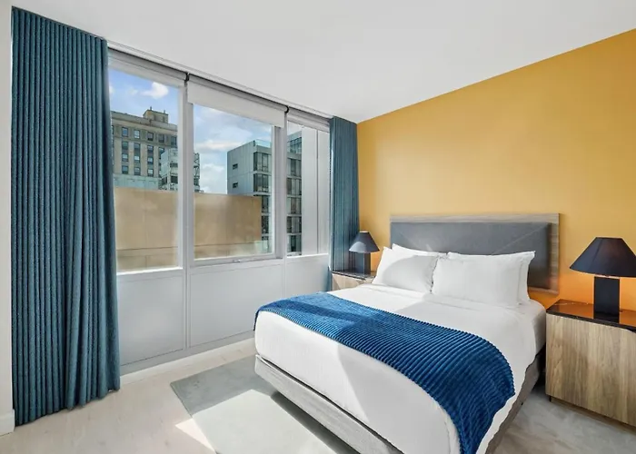 Sentral Michigan Avenue Hotel